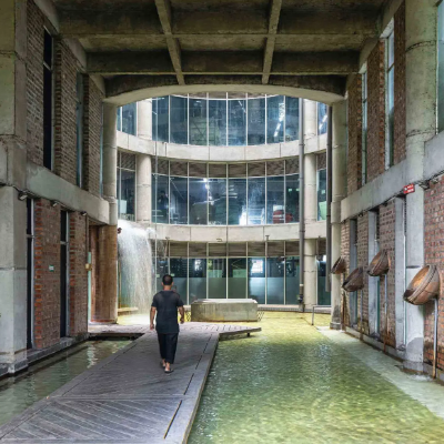 In Bangladesh, a textile factory replaces workplace hierarchies with shared spaces